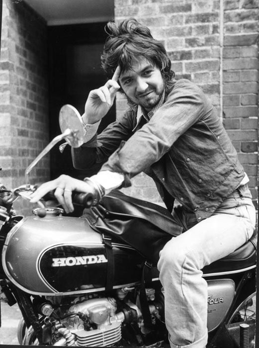 TheOfficialFaces (@official_faces) on Twitter photo On this day in 1997 we sadly lost our very own Ronnie Lane. A man of immense talent and our wonderful friend. Always missed.
•
•
•
#ronnielane #faces #thefaces On this day in 1997 we sadly lost our very own Ronnie Lane. A man of immense talent and our wonderful friend. Always missed.
•
•
•
#ronnielane #faces #thefaces