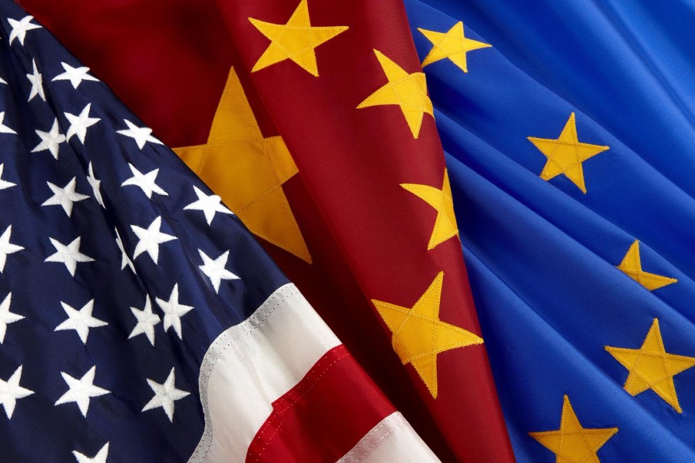 David Vidueiro Jiménez (@davidvidueiro) on Twitter photo 🇪🇺Competividad, autonomía estratégica y seguridad económica. Conceptos que suenan cada vez con más fuerza en Bruselas. La UE quiere estar preparada para no quedar atrás frente a Estados Unidos y China
🗣️<a href="/judith_arnal/">Judith Arnal</a>
🗣️<a href="/AlcidiCinzia/">Cinzia Alcidi</a>
🗣️<a href="/Aligarciaherrer/">Alicia GarciaHerrero 艾西亞</a>
📻
rtve.es/play/audios/ci… 🇪🇺Competividad, autonomía estratégica y seguridad económica. Conceptos que suenan cada vez con más fuerza en Bruselas. La UE quiere estar preparada para no quedar atrás frente a Estados Unidos y China
🗣️<a href="/judith_arnal/">Judith Arnal</a>
🗣️<a href="/AlcidiCinzia/">Cinzia Alcidi</a>
🗣️<a href="/Aligarciaherrer/">Alicia GarciaHerrero 艾西亞</a>
📻
rtve.es/play/audios/ci…