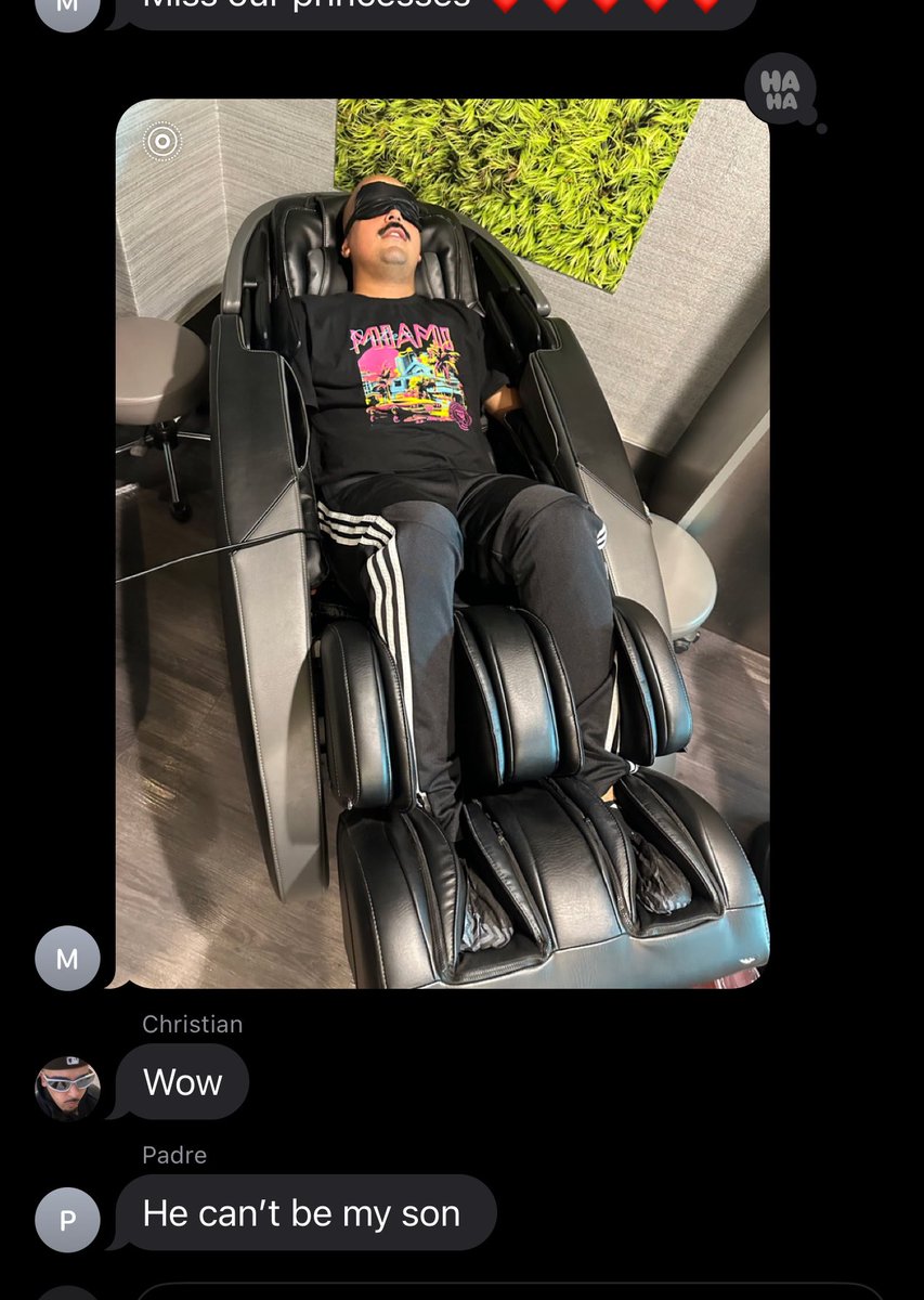 happytobebald's tweet image. On vacation