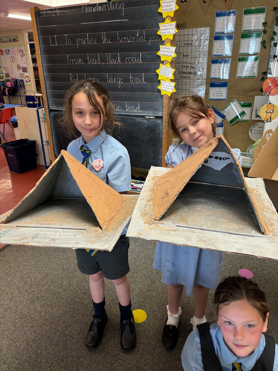 Primary 4 have been busy building excellent Ancient Egyptian models. We are so impressed with their super effort and attention to detail 👏