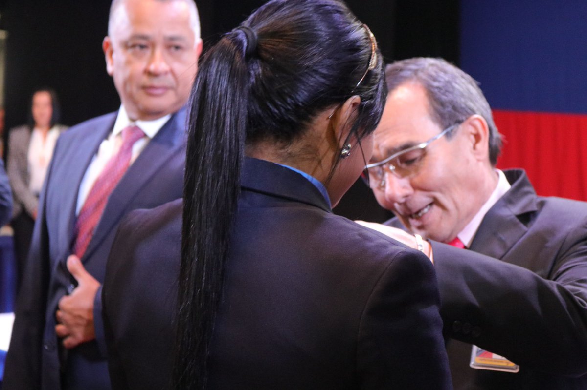 Hoy recibimos 382 nuevos detectives que estarán adscritos a la Redip Capital, quienes durante el desenvolvimiento de sus actividades y funciones en el período de prueba como aspirantes a detectives, demostraron gran desempeño, vocación de servicio.