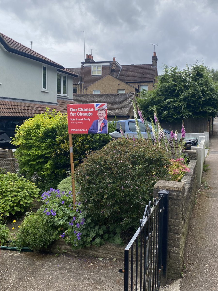 rickpendrous's tweet image. Bill board is now up! Come on … @StuartBradyLab for @ReigateLabour’s next MP for Reigate and Redhill