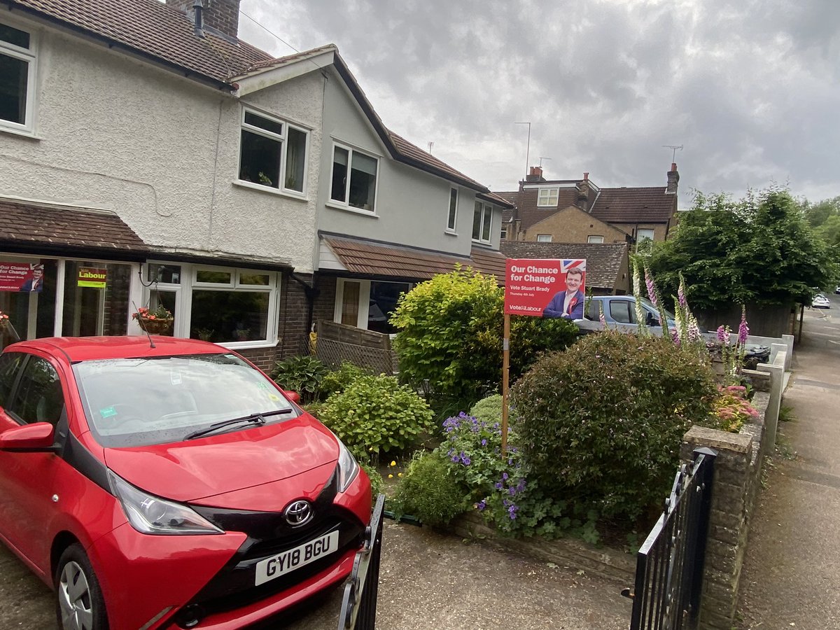 rickpendrous's tweet image. Bill board is now up! Come on … @StuartBradyLab for @ReigateLabour’s next MP for Reigate and Redhill