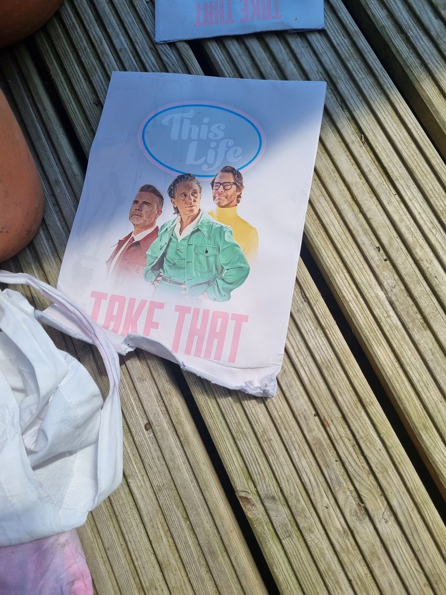 CaptainClaire3's tweet photo. @GaryBarlow look what happened to my VIP package at Brum how can I get a new one? #PleaseHelp https://t.co/QZFNS7qA0N