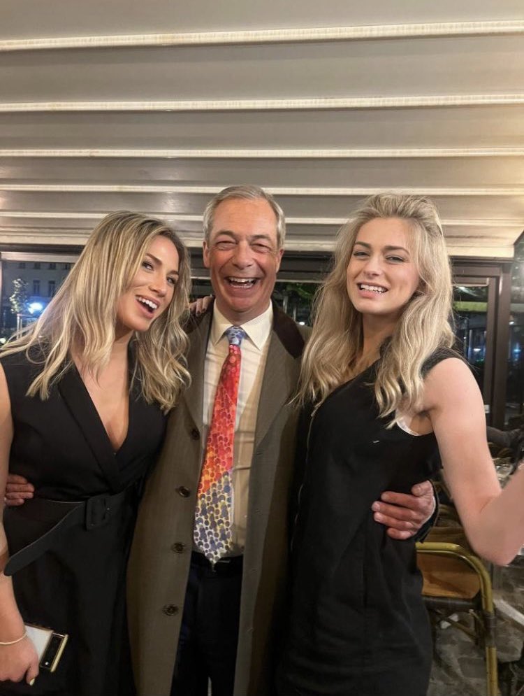 equinties's tweet image. Lingfield owners &amp;amp; trainers tonight is lit!