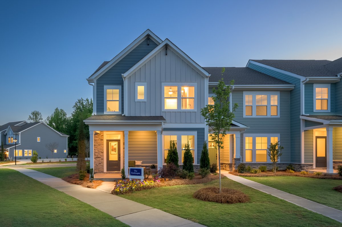 DavidWeekley's tweet photo. Make a distinguished first impression with the elegance and genuine comforts of The Gardengate in North Creek Village. 

Discover our quick move-in homes designed with you in mind at https://t.co/cbUcSVlDNu.

#DavidWeekleyHomes #QuickMoveInHomes #Townhomes #CharlotteMecklenburg https://t.co/2R9cCZPY1f