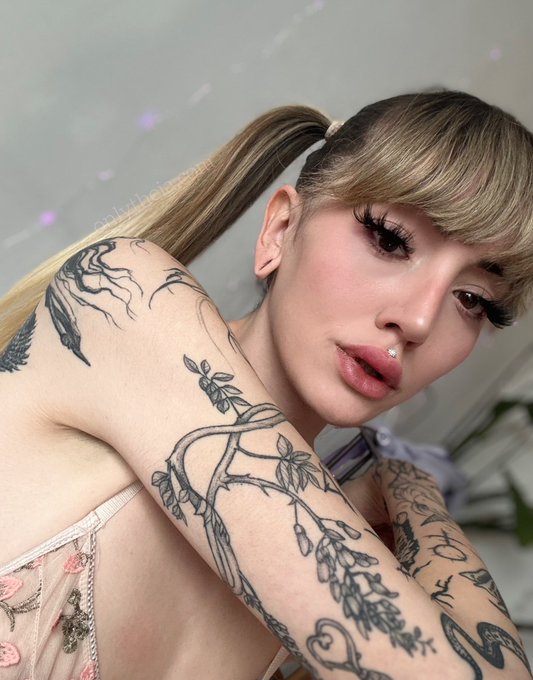 ─=&equiv;&Sigma;((( つ＞＜)つ https://t.co/9fYaLMc1XV