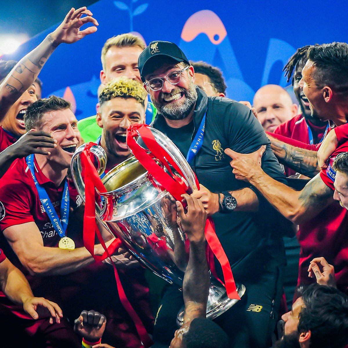Footballtweet's tweet photo. 🗣️ “I heard from my agent that Liverpool is interested and I felt immediately, ‘Oh God!’ It’s like when I met my wife: I saw her and thought ‘OK, I marry her’, and it was like that with the club. It felt right from the first moment.”

🏟️ 334 games
✅ 209 wins
🟰 78 draws
❌ 47 defeats

🏆 Premier League 2019/20
🏆 Champions League 2018/19
🏆 Super Cup 2019
🏆 FA Cup
🏆 Club World Cup
🏆 Community Shield
🏆 League Cup
🎖️ Manager of the Year x2
🎖️ Manager of the Month x10
🎖️ Best FIFA Manager x1

✅ First Premier League title ever
✅ First League title in 30 years
✅ First Champions League in 14 years
✅ First FA Cup in 16 years
✅ First Super Cup in 14 years
✅ First League Cup in 10 years
✅ First ever Club World Cup in Liverpool history