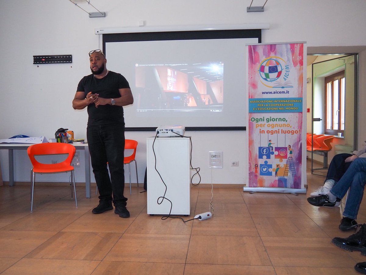 InterlockFound1's tweet image. 🔉#ProjectA2O part 3 in 🇮🇹#Sassari #Italy April-‘24. stichtinginterlock.nl/Projecten/Acce… ⬅️ Presentation by the Dutch group of good practices on #mentoring in 🇳🇱. With 🇳🇱 @InterlockFound1 &amp;amp; 🇵🇹 #ECOS, 🇮🇹 @Aicem_italia &amp;amp; 🇩🇪 @migrafrica . 🇪🇺 @ErasmusplusNL @EUErasmusPlus #migrantcommunities