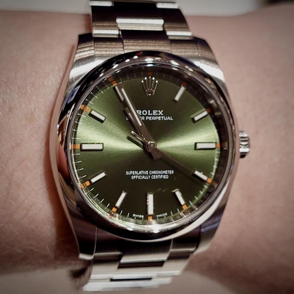 andrewm_watches's tweet photo. To quote the legend Dave Chapelle… it’s green! 💚
#bestwatch #watches #horology #luxurywatches #enthusiastwatch #perfectwatch #watchesofinstagram #watchcollector #watchoftheday #watchaddict #watchcollection #rolex #oysterperpetual #rolexoysterperpetual #andrewmorganwatches https://t.co/re1DkNGkT5
