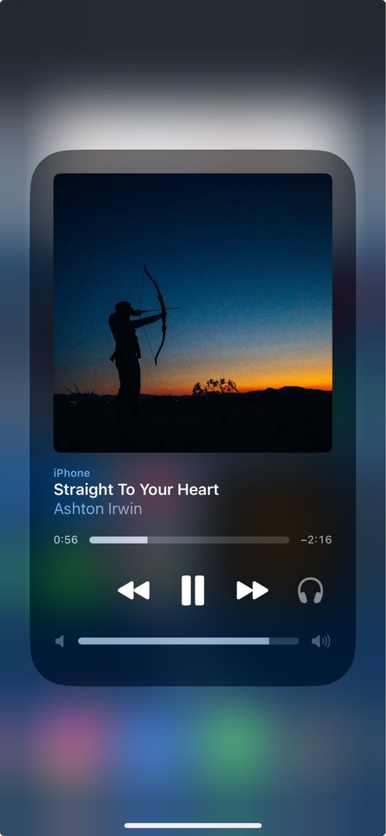 Aleloves_5sos's tweet photo. Gracias Ashton por revivir la música https://t.co/7TtWfUgqlN