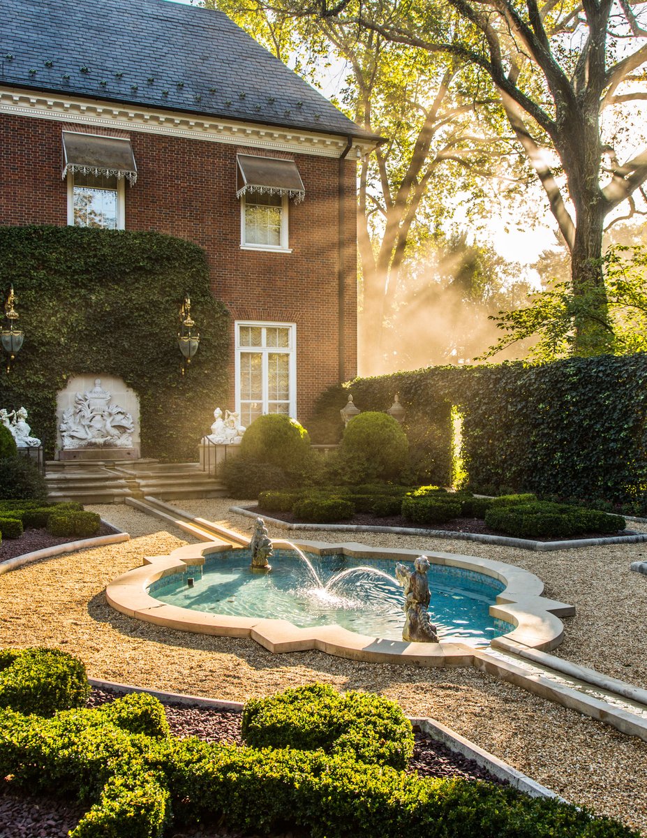 It’s #NationalGardenWeek! Hillwood has 13 acres of formal gardens, carefully designed by the visionary Marjorie Post and dedicatedly maintained by Hillwood’s horticulture staff. Which garden is your favorite?

📷: Erik Kvaslvik