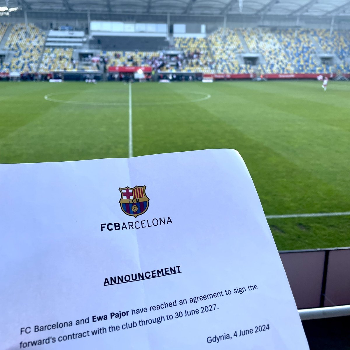 or0blanc0's tweet image. 🚨🔵🔴 Ewa Pajor leaves VfL Wolfsburg to join FC Barcelona.
Exclusive details: contract until June 2027, player bonus including Spotify Premium and Cupra Formentor.
Here we go, confirmed. ✅