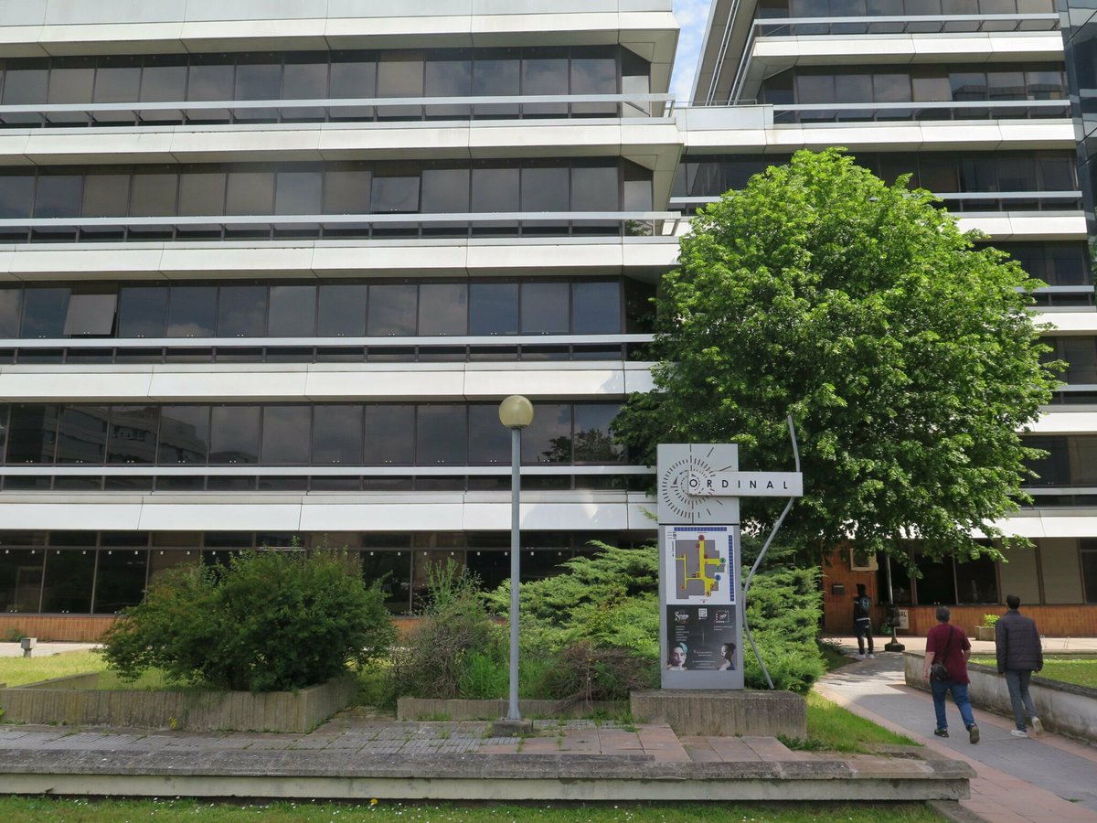 leparisien_95's tweet image. « Une catastrophe ! » À Cergy, l’immeuble Ordinal a été fermé, des centaines de salariés au chômage technique
➡️ l.leparisien.fr/Bwwv