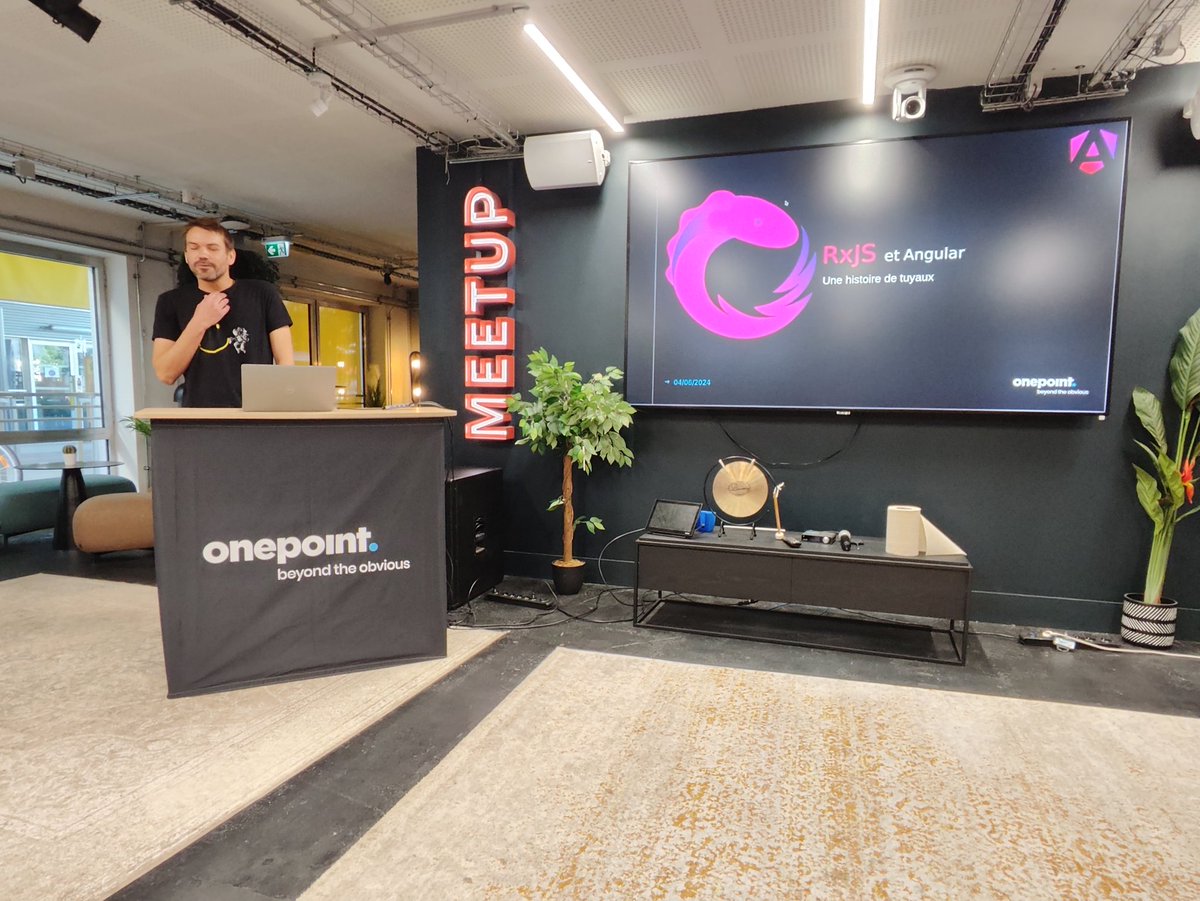 Dernier talk de la soirée avant d'entamer les discussions, Lucas Baste revient sur le concept d'Observable et nous présente RxJS.

<a href="/onepoint/">Onepoint</a> #rxjs