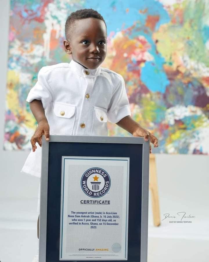 faithmassage1's tweet photo. 1-year-old Ace Liam officially receives his Guinness World Record certificate.
Congratulations 🎊 👏 https://t.co/xWowfXQX5H