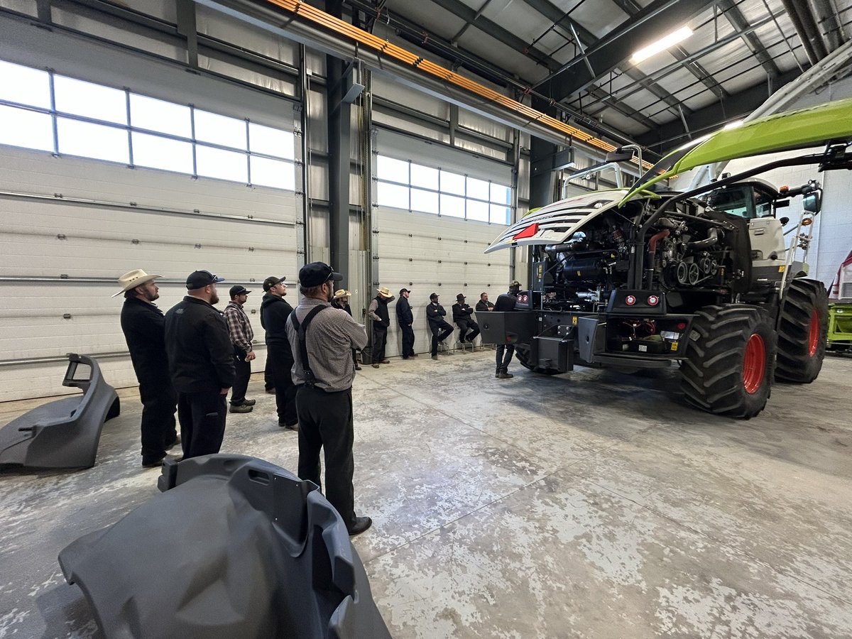 AlbertaAGCentre's tweet photo. Excellent turnout at our Coaldale #JAGUAR clinic today! A big thank you to our #CLAAS reps Ken Magnell, Terry Siebert, Kurt Madsen, and Brenden Johnson for supporting us and our customers today! 

#AlbertaAGCentre #customerclinic #farming #agriculture #claasjaguar https://t.co/RmvnNMI43A