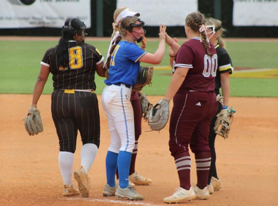 ojgarrett27's tweet photo. Honored for the opportunity to play in the 2024 Softball MAC All Star Game! Such a fun week reuniting with old teammates and making new friends! https://t.co/jEggnkiwIl