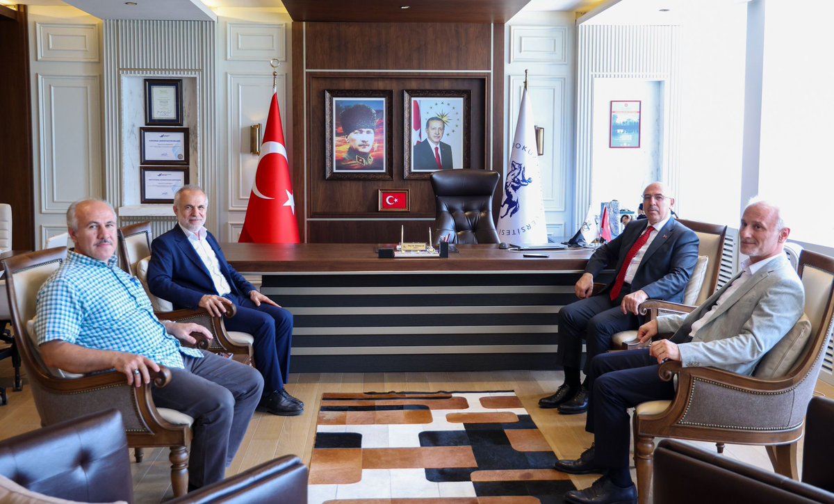 Fakülte Dekanımız Prof. Dr. Muammer Erbaş, Burhanettin Kansızoğlu ve Mustafa Beşer’in Rektörümüzü ziyaretine eşlik etti.