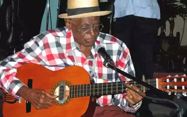 YanelysCalvera's tweet photo. 4 de junio ¡Aniversario 113 del natalicio del juglar mayor,  Faustino Oramas, El Guayabero! Símbolo de #Holguín, #Cuba. https://t.co/4SszeZ4nG6