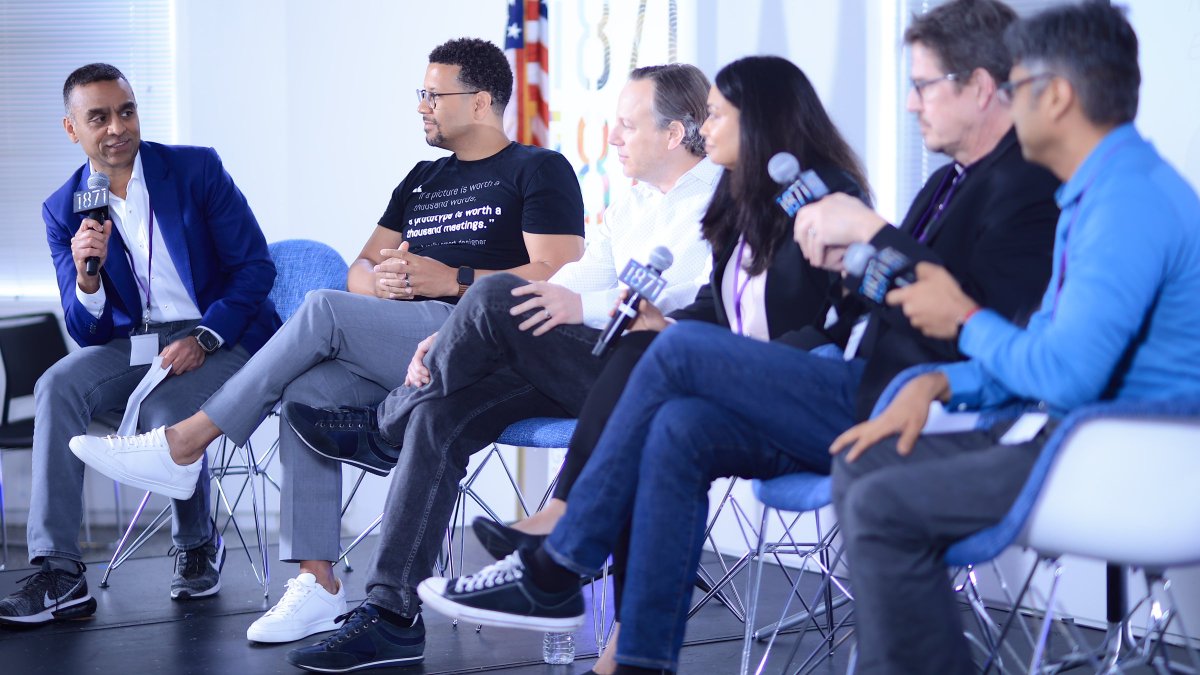 🤖 Secure your spot at our 2024 #AI Innovation Summit on 6.27! Join us for a full day of programming, networking, &amp; insights into the latest advancements in AI.💡We’ll be in person @ 1871 from 9:00 AM - 6:00 PM CST.  

Grab your ticket today! 1871.com/innovation-lab…

#AI #Summit