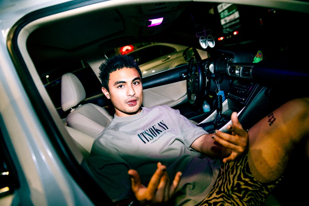 ITSOKAYGG's tweet photo. NEW LOOKS, NEW STUFF THIS FRIDAY 6.7.24 12PM PST
SUMMER 2024 FROM ITSOKAY

HEAVYWEIGHT CROPPED BOXY TEE'S
SUEDE TRUCKER HAT
REFLECTIVE NYLON SHORTS
LED SUPPORT BANNER
+MORE MORE MORE

6.7.24 @ 12PM PST

@ITSOKAY.GG
https://t.co/MjmXFtmpFL

#ITSOKAYGG #STREETWEARBRAND https://t.co/kamrbnnSvo