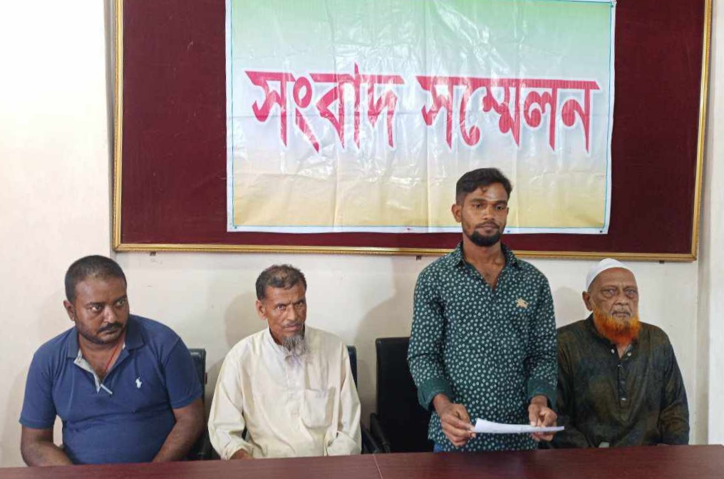 স্বামীকে মারধর করে স্ত্রীকে নিয়ে উধাও পরকীয়া প্রেমিক