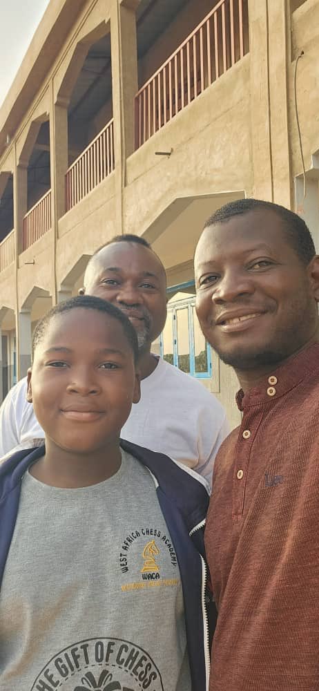 Lui c'est <a href="/SawadogoCharles/">Sawadogo W Charles</a> , ambassadeur de <a href="/thegiftofchess/">The Gift of Chess</a> au Burkina Faso 🇧🇫. Abonnez-vous à lui pour l'émergence des jeux échecs♟️ chez nous au pays des hommes intègres.
 Merci d'avance 🙏🏾.