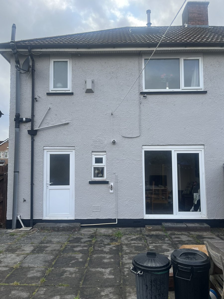 mikeygreen68's tweet photo. A Massive Thank You 🙏 To Mark and his Team at @Oddjobscardiff for doing a great job painting the house 🏠 today !! Professional, Reliable, Fast and Friendly Service and would definitely highly recommend !! Excellent Customer Service #HousePainter https://t.co/gxs5ri7Idl