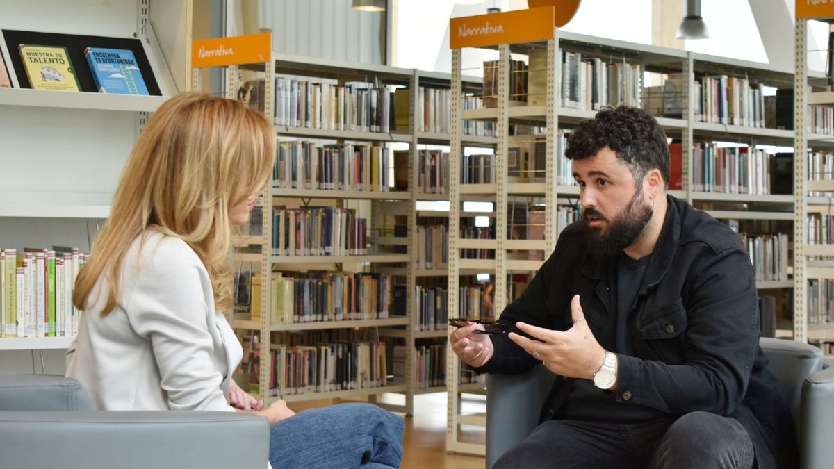 bibcoruna's tweet photo. #AquíTaménSeFala dá forma á maior campaña de normalización da lingua da historia do país. Sobre isto conversamos no blog Suma Ágora con @AlbertoPombo_, profesor no IES Rafael Dieste e coordinador da campaña con Arcadio González Novoa.
📣 #ConversasCon
📲 https://t.co/1t5bspzphR https://t.co/q846imXoSr
