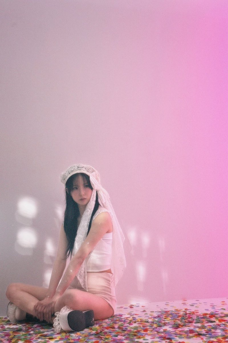 official_kep1er's tweet photo. 아이즈 매거진 Shooting Star⭐

#최유진 #YUJIN
#Kep1er #케플러 https://t.co/da3XtGsiCk