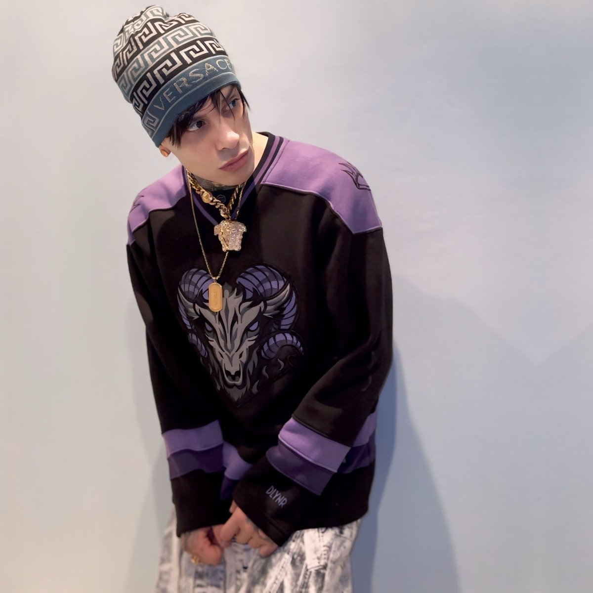 rayanseventeen's tweet photo. ANCHE SE FUORI PIOVE 💔 
fuori dal 14 giugno su spotify e YouTube 

e posso finalmente dirvelo perché è ufficiale 
ho legalmente cambiato cognome in FARAONE 
inizia ora la mia nuova vita https://t.co/785q2oDEQE