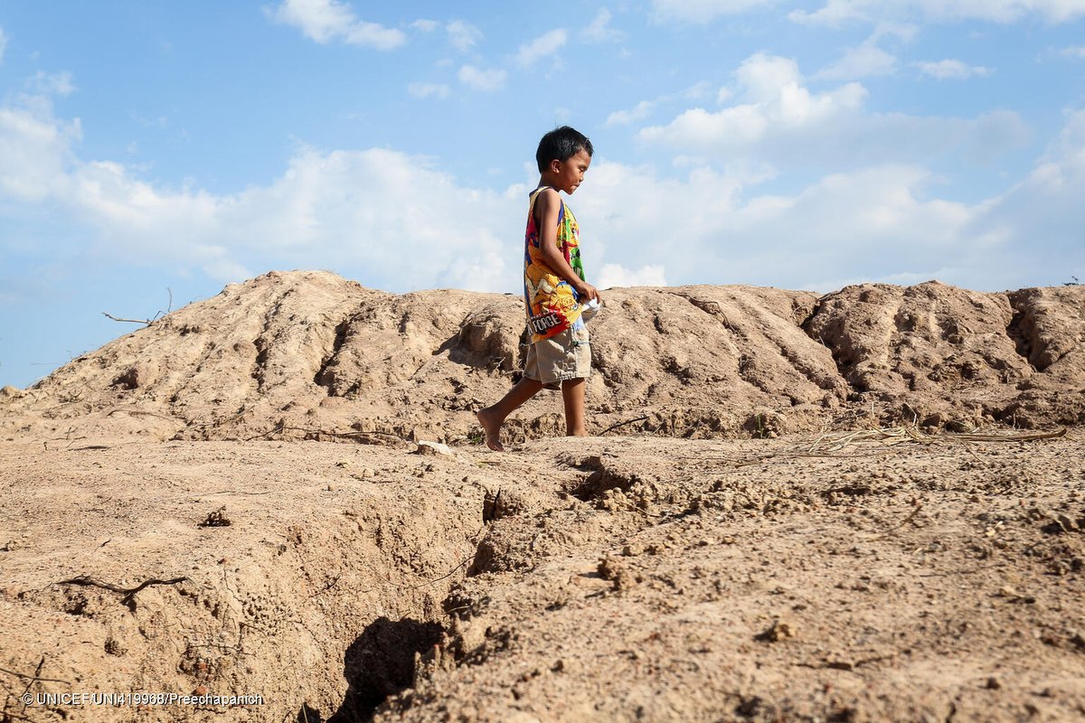 Floods, heatwaves, droughts, and other extreme weather events are putting children’s lives and the services they rely on in danger.

This #WorldEnvironmentDay, <a href="/UNEP/">UN Environment Programme</a> and UNICEF call for urgent #ClimateAction so every child can have the future they deserve. #GenerationRestoration