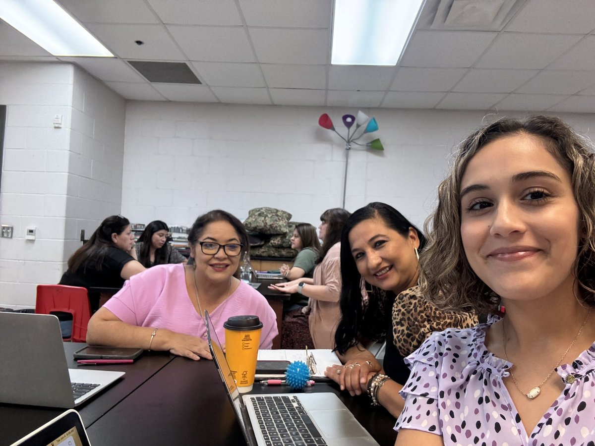 Team Coffee Lovers! ☕️☕️
#engage2learn <a href="/engage_learning/">engage2learn</a>