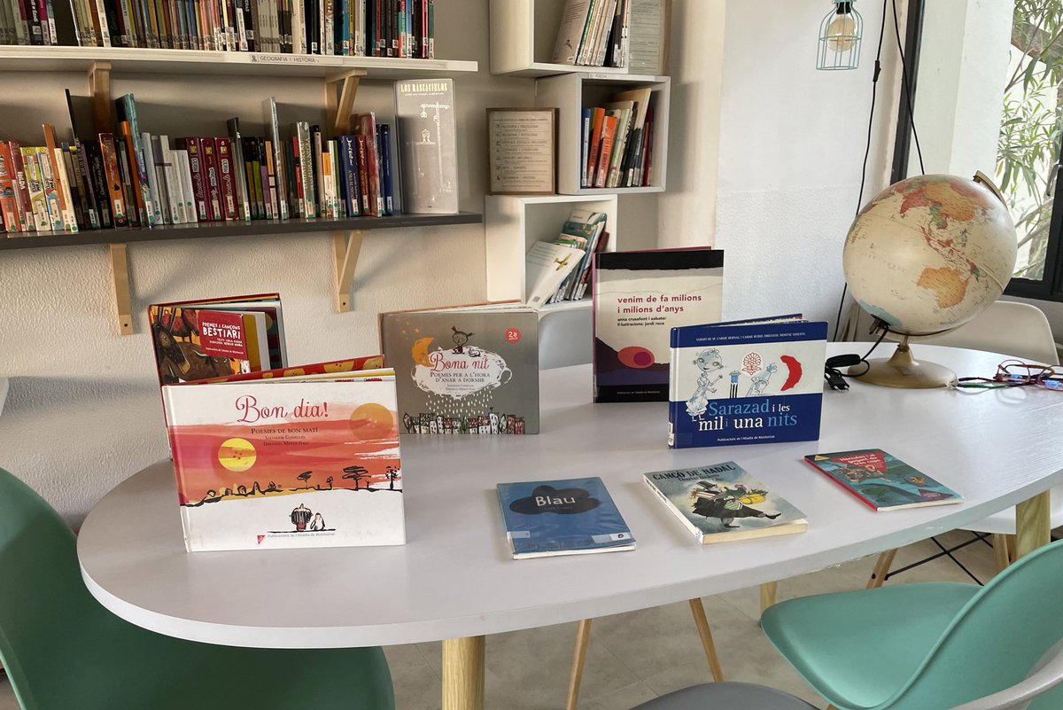 Escola Samuntada (@escolasamuntada) on Twitter photo Avui hem rebut la visita d'en Joan Portell amb qui hem conversat de llibres, de l'ofici d'escriptor, d'editorials, de crítica literària, de futbol, de la vida... Gràcies, Joan, ha estat un enorme plaer escoltar-te!
I gràcies <a href="/PublAMontserrat/">Publicacions de l'Abadia de Montserrat</a> per la gran tasca que feu!
#jovullBE Avui hem rebut la visita d'en Joan Portell amb qui hem conversat de llibres, de l'ofici d'escriptor, d'editorials, de crítica literària, de futbol, de la vida... Gràcies, Joan, ha estat un enorme plaer escoltar-te!
I gràcies <a href="/PublAMontserrat/">Publicacions de l'Abadia de Montserrat</a> per la gran tasca que feu!
#jovullBE