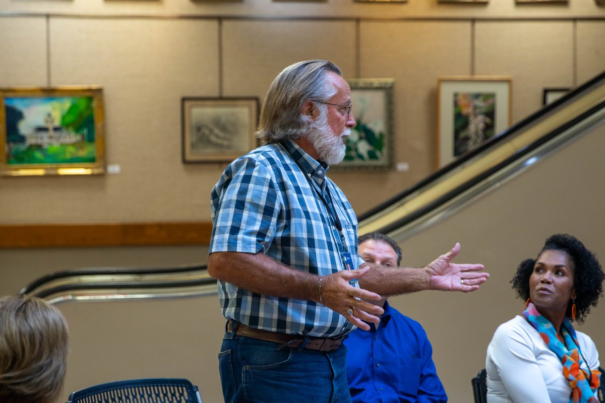 Yesterday marked Lafayette's official stop on the National League of Cities Centennial Roadshow: 100 Years, 100 Cities! 

To learn more, visit nlc100.org.