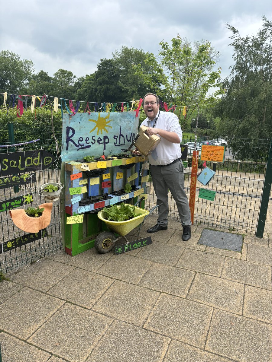 MrsRScotty's tweet photo. The winner of the🥇 golden watering can for the best sustainable salad garden 2024 goes too….EYFS and Year 1. Thank you for creating such inspiring child-led gardens for everybody to enjoy. Please pop by and see them if you haven’t had a chance to already. @RhayPrimaryHead https://t.co/f5sbwlyB7b