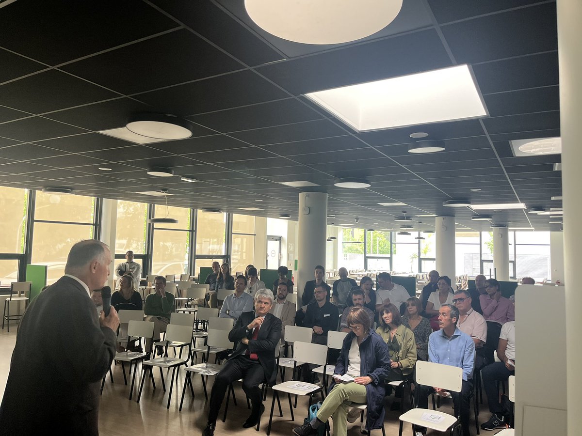 GFioni's tweet photo. Réengagement des 12 restaurants du @CrousLyon dans la démarche #MonRestauResponsable 
C’est l’investissement de l’ensemble des équipes qui permet ce trajet vers l’exemplarité des restaurants universitaires et l’éducation des étudiants vers une alimentation saine et durable https://t.co/j4T0UkZDQ3