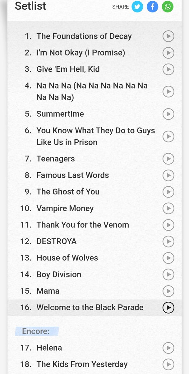 AliceGnz's tweet photo. La emocion siempre que estoy oyendo MCR y sale una de las canciones que ví en vivo. El Setlist de Bologna fue simplemente increíble. Siempre recordaré ese concierto como el mejor día de mi vida 🖤 https://t.co/BytqAJTj8Z