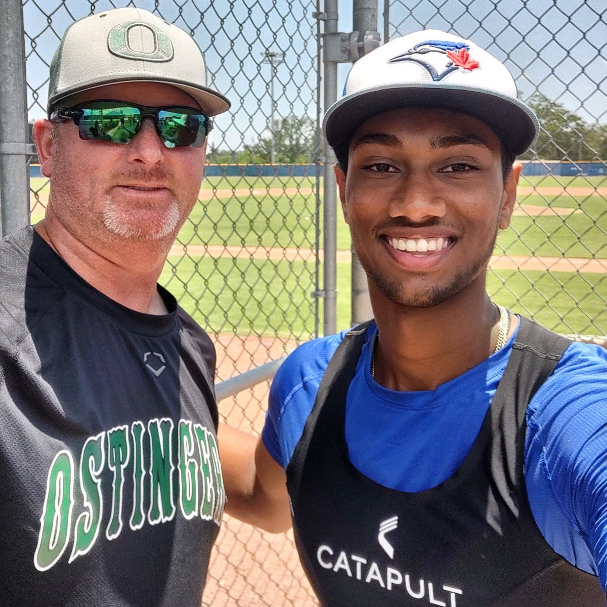 Look who  Coach Jim ran into the first day of our summer schedule!!!  

Great seeing 🐝 alumnist and Toronto Blue Jays 1st rounder Arjun Nimmala. 

Keep grinding and thanks for supporting Ostingers!!