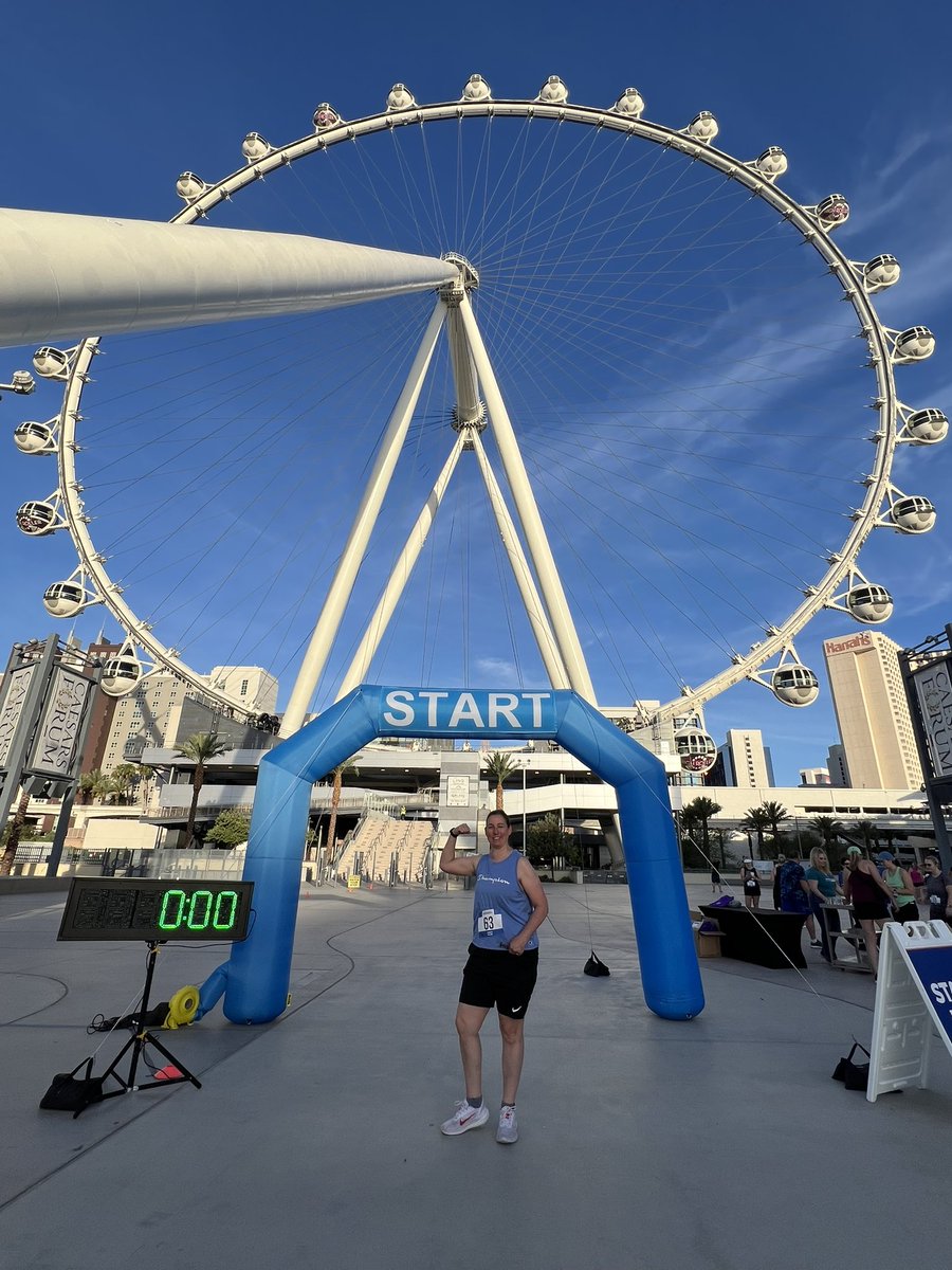 CustStratEditor's tweet photo. Up early at @CustContactWeek to meet other #CX and running enthusiasts. Thanks @Mosaicx_ 

Who else ran? Let’s talk about those stairs 🥵!

And follow me all week for updates from the #CCWVegas show! https://t.co/Muk5vPp59Z