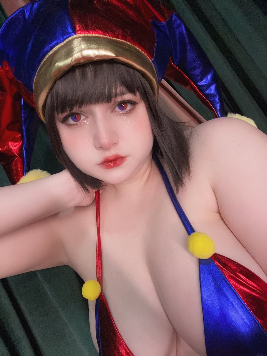 MagicCosplay's tweet photo. #Pomni de #AmazingDigitalCircus
Cosplayer: @MintyMiyako
#Cosplay #Cosplayer #Cosplaygirl #cartoon #cartooncosplay #cartoongirl #pomnicosplay #arlequin #clown #clowngirl #bikini #erocosplay #lingerie #boudoir https://t.co/zYF92W7A9i