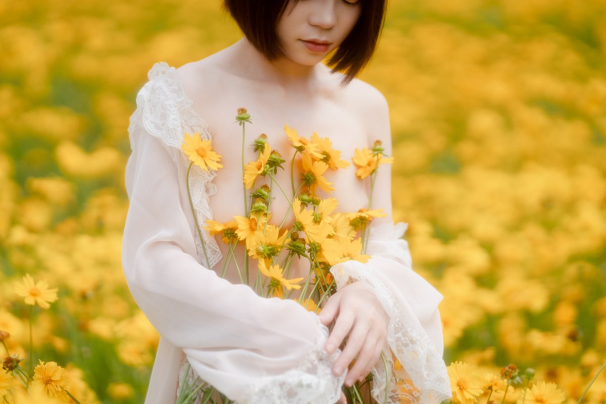 k13image's tweet photo. 花田少女
出镜：@xiaoxiaocute5
#私房 #北京约拍 #少女写真 #户外拍照 https://t.co/zmvojmgsMi