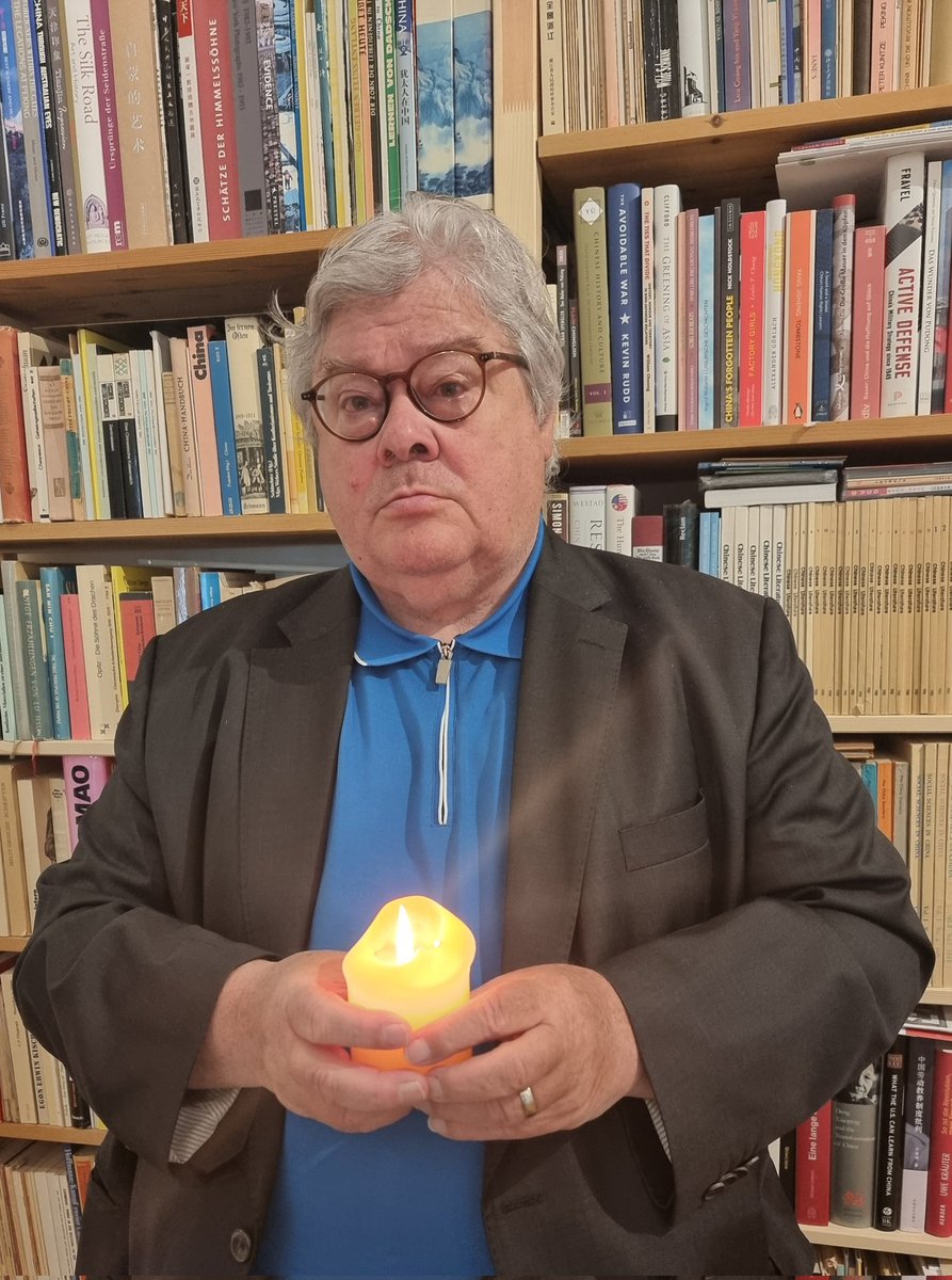 bueti's tweet photo. Never forget June 4th, 1989! #Remember6489 #Tiananmen1989 https://t.co/0mMtpkOA0K