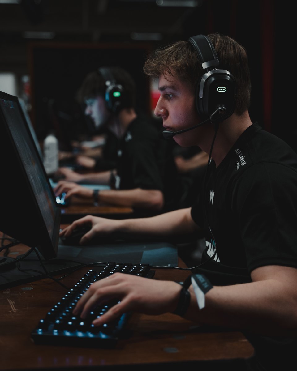 MasonicGG's tweet photo. We are on the last day of the 1st Division of the Danish POWER League!
With 3 matches left Main have a lot of pressure on them tonight. The opponents are @SERA_ESPORT, @KronjyllandsCS & @LinxLegacyGG at 19, 20 & 21.
Academy facing Linx D. Legacy as well to end the season!
📺👇 https://t.co/pdzcUf0xKL