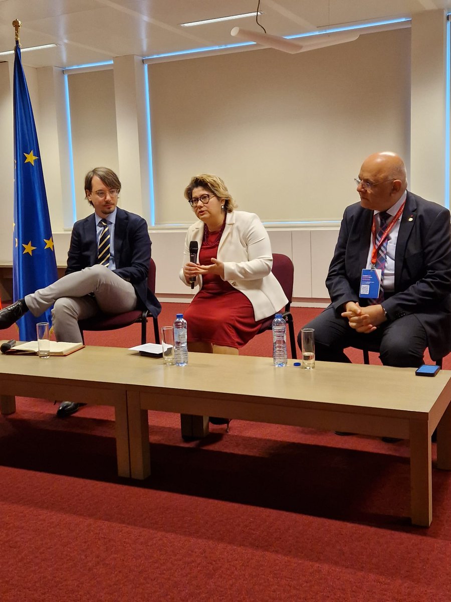 IuliaMatei_EU's tweet image. Glad to host today an interesting discussion with Dr. @Raed_Arafat_DSU &amp;amp; dr. Bogdan Ivanel from @commitglobalorg on the importance of shared digital infrastructure for civil protection in the EU 🇪🇺. We will continue to be #StrongerTogether!