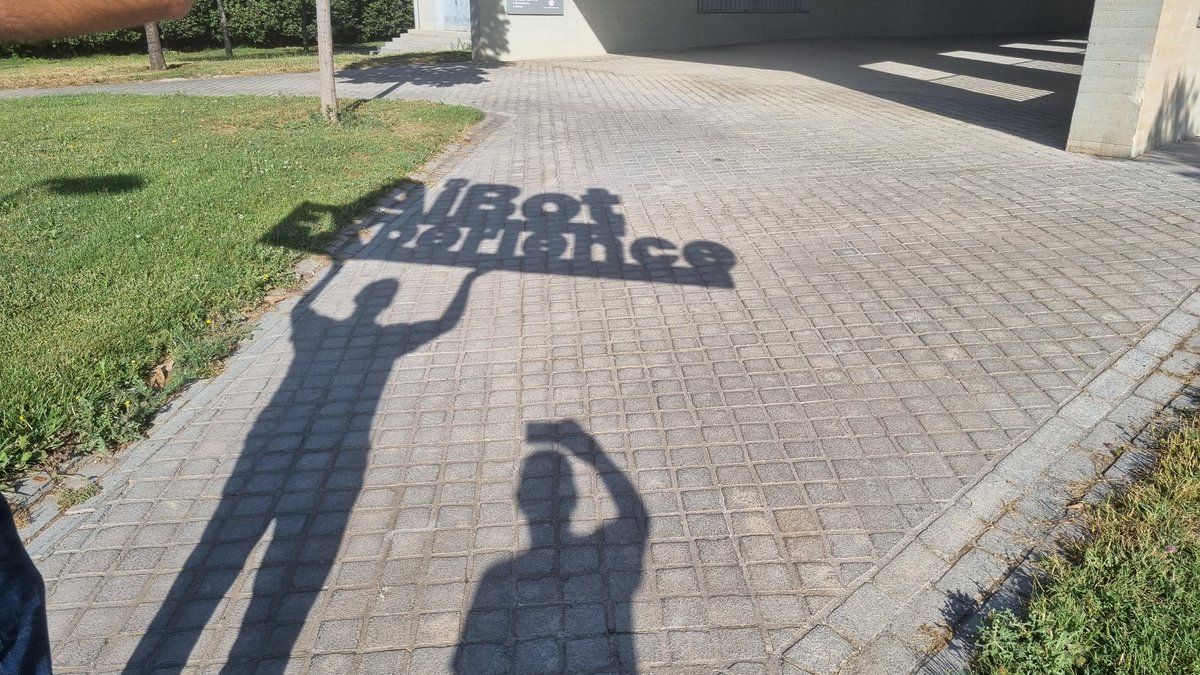 AjFdezcano's tweet photo. La sombra de #AiBotExperience se cierne sobre nosotros.
🎉¡Todo preparado!.🎉
Mañana se celebra la Gala Final, donde 11 proyectos de robótica e I.A. mostrarán sus resultados después de 3 meses de trabajo.
¡Les esperan muchas sorpresas! 🤗🤗🤗
Con @rjsacristan https://t.co/izpjzpD22O