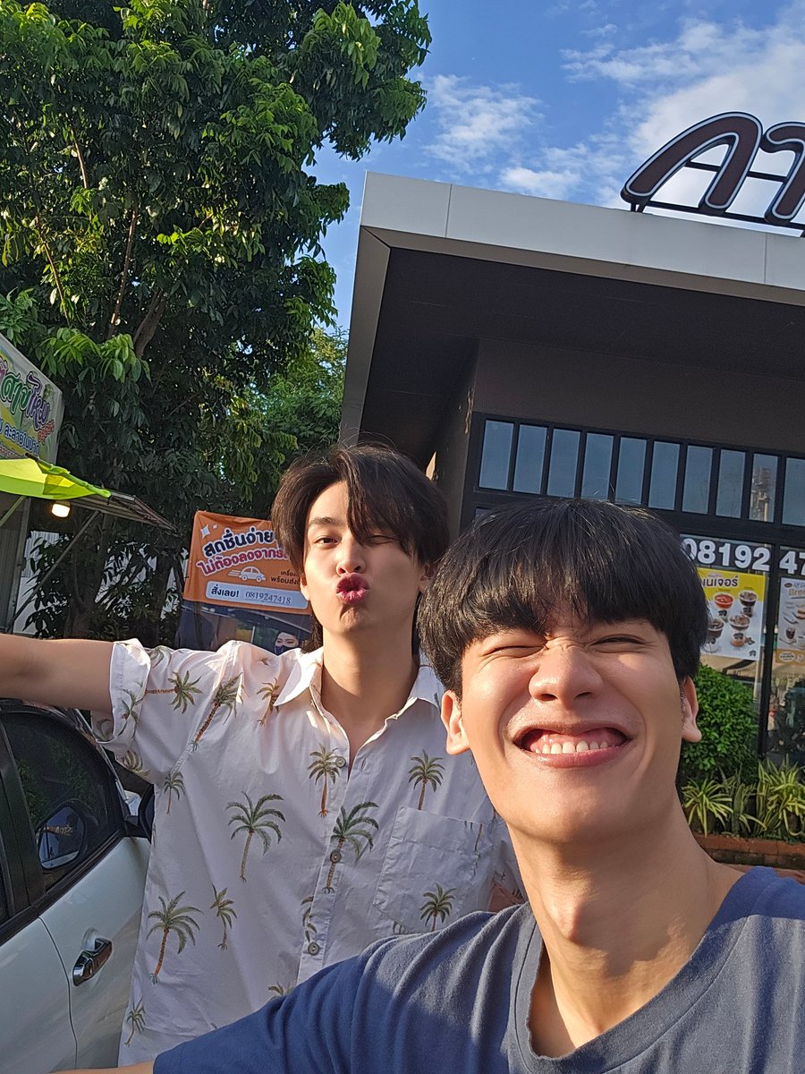 TayNewIndiaFC's tweet photo. Favorite thing to
Watching them enjoying life
Spending time with close friends.
Having fun & Doing things they love the most 👍.. this feel so good ..enjoy guys.
💙 luv u Blessings 🙌#เตนิว
#Tumcial
#Neng
#Newwiee
#Tawan_V https://t.co/wZhwebFXug