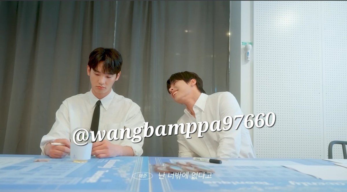 wangbamppa97660's tweet photo. 난 너 밖에 없다는 말은 시보로를 관통하는 문장인 것 같음. 볼2 오디션장에서 지한이가 재준이에게 했던 말이기도 했던 말인데, 볼3에서는 재준이가 지한이에게 들려주는 애정의 문장이 되었다는 점에서 매우 인상 깊었음🧡🖤
#CBL_Vol3_EP6 https://t.co/uDHNXM26v9