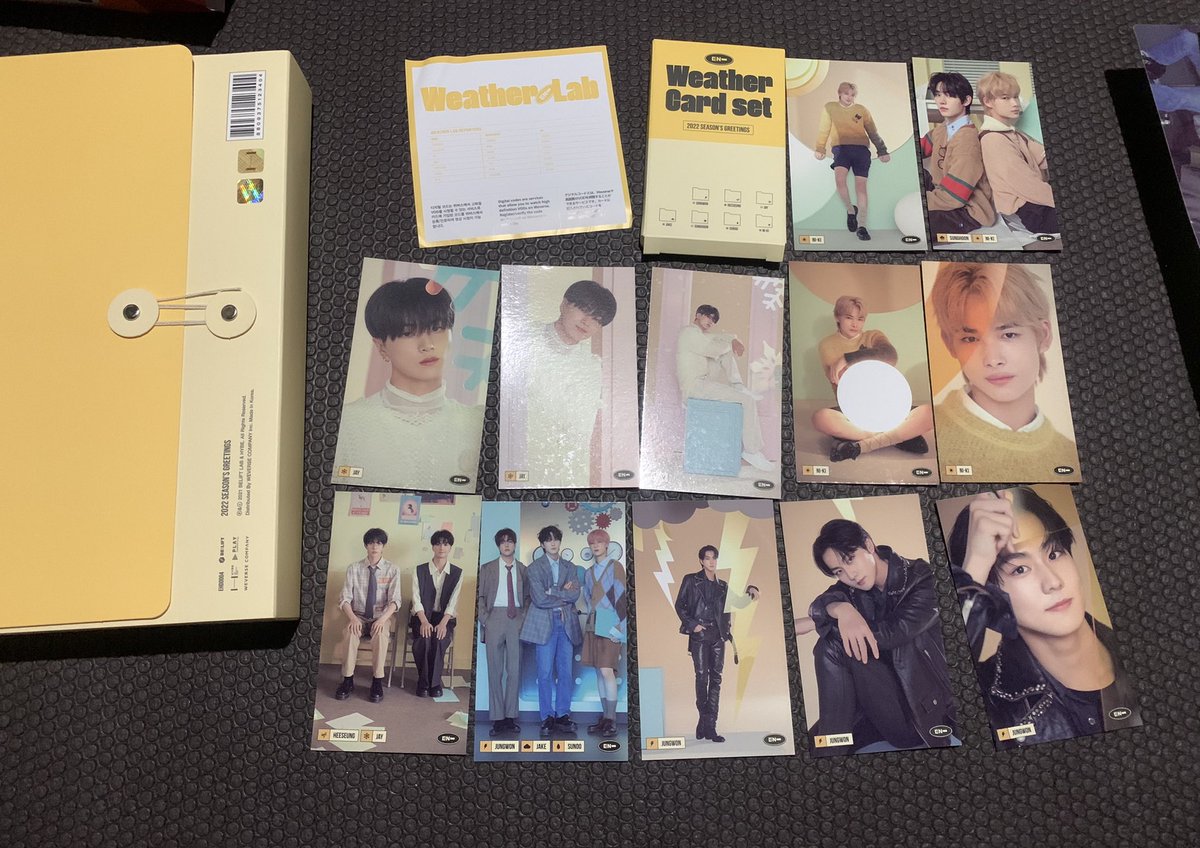 Sunjaywon07's tweet photo. WTS LFB PH
ENHYPEN UNSEALED ALBUM GRADUATION SALE 
[ ₱1,800] + sf

~ strictly selling as set only
~ see pics for inclusions
~ onhand; 8-10 condi
~ payo/ 1 week reservation [ free pf ]
~ Can send proof &amp; condi 
~ x sensi and impatient

mod: j&amp;t / flash express
mop: gcash https://t.co/RKXQ8lrA1Y